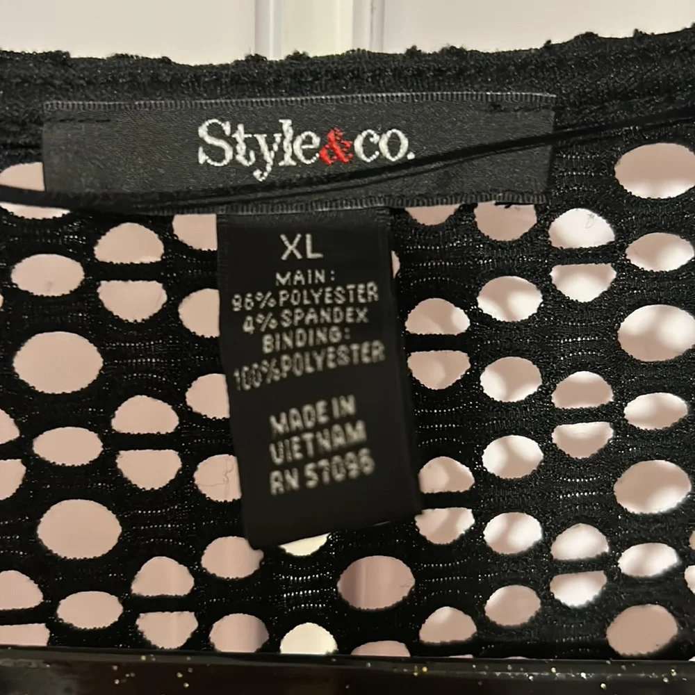 Small knit cardigan. Black - Picture 2 of 3